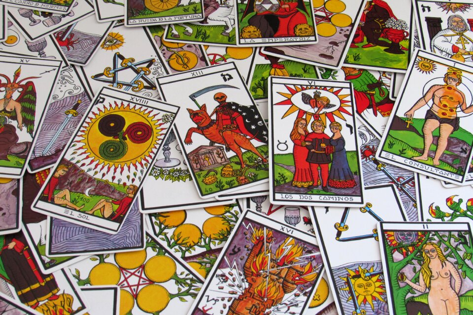 Fortune telling card games tarot