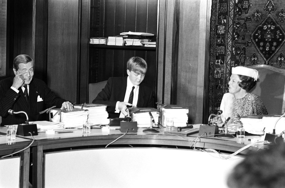 Kroonprins Willem Alexander lid van Raad van State Prins Willem Alexander met , Bestanddeelnr 933-3688