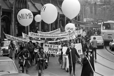 Kunstenaars, demonstraties, cultuurbeleid, Doorn, Harry van, Bestanddeelnr 929-0793