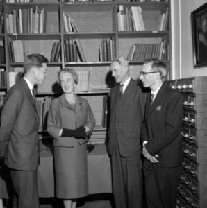 Kunsthistorisch Instituut Amsterdamse Universiteit vernie vlnr Professor dr, Bestanddeelnr 913-7870