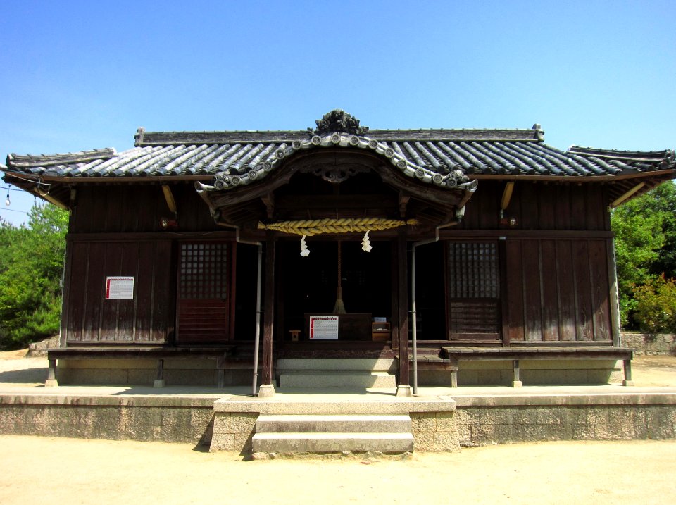 Kuni-jinja haiden