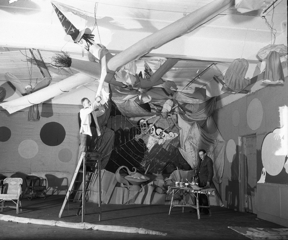 Kunstschilders voor het Carnaval bij Heemdorf (Laren), Bestanddeelnr 903-2380