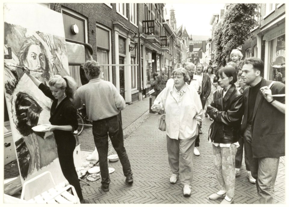 Kunstmarkt in de Schagchelstraat. NL-HlmNHA 54031500