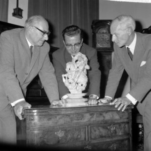 Kunst en Antiekbeurs te Delft, de drie organisatoren van tentoonstelling vlnr, Bestanddeelnr 916-5045