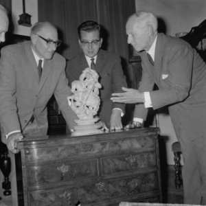 Kunst en Antiekbeurs te Delft, de drie organisatoren van tentoonstelling vlnr, Bestanddeelnr 916-5043
