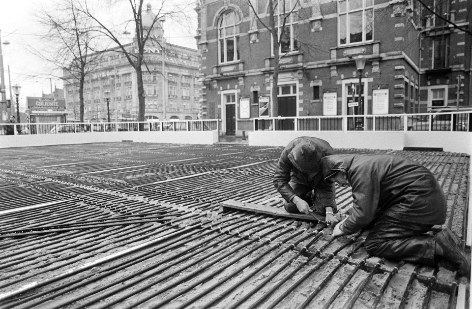 Kunstijsbaan op Leidseplein in Amsterdam wordt op 17 december a.s. geopend. De i, Bestanddeelnr 934-7226