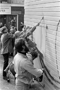 Kunstschilders beschilderen schutting om Noorderkerk ter gelegenheid van Jordaan, Bestanddeelnr 920-7057