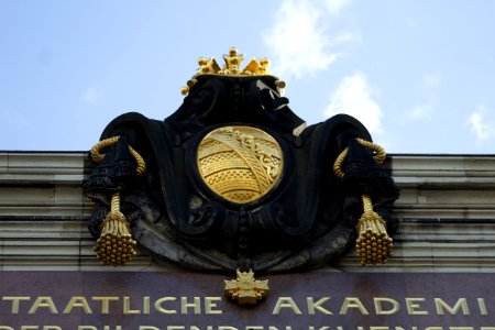 Kunstakademie (Dresden) Wappen