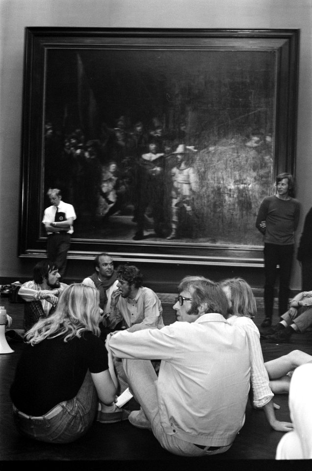 Kunstenaars hebben Nachtwachtzaal in Rijksmuseum, Amsterdam bezet kunstenaars vo, Bestanddeelnr 922-5133