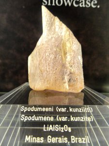 Kunzite - Mineral Cabinet (Arppeanum) - DSC05500