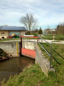 Kraichbach. Polder Bad Schönborn-Kronau, Schütz am Einlass