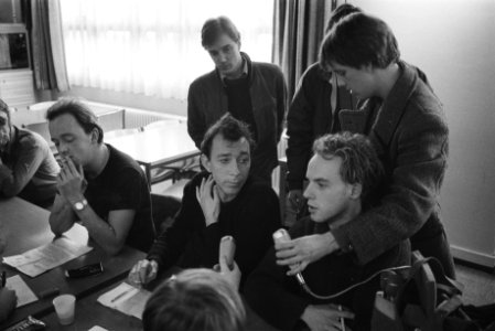 Krakers geven persconferentie naar aanleiding van ontruiming Weijers, Bestanddeelnr 932-8678