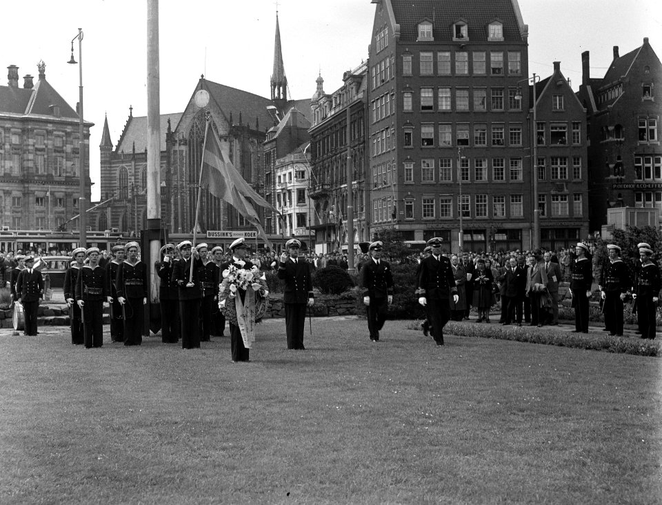 Kranslegging Nationaal Monument op de Dam, Bestanddeelnr 902-7761