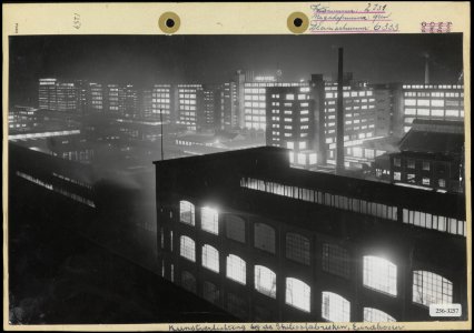 Kunstverlichting bij de Philipsfabrieken te Eindhoven, Bestanddeelnr 256-3257