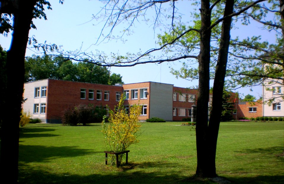 Krakių gimnazija