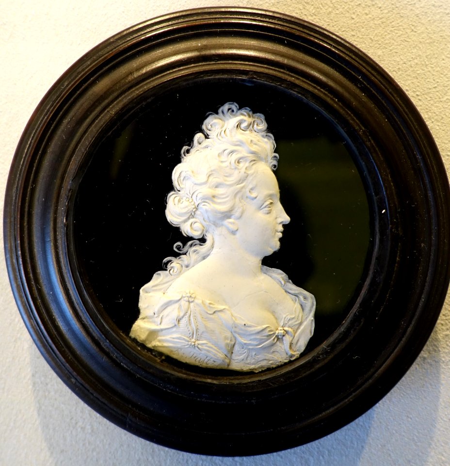 Kurfurstin Sophie Charlotte von Brandenburg, wax model for medal by Raimund Falz, undated, before 1701 - Bode-Museum - DSC02775