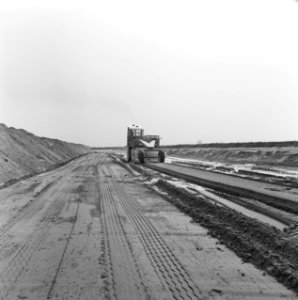 Kreekafsluitingen, aanpassingswerken, diepmengers, biesbosch, Bestanddeelnr 168-0728