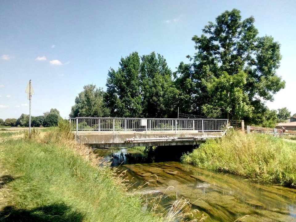 Kraichbach, Brücke bei den Aussiedlerhöfen Bruchhöfe, Bad Schönborn-Mingolsheim
