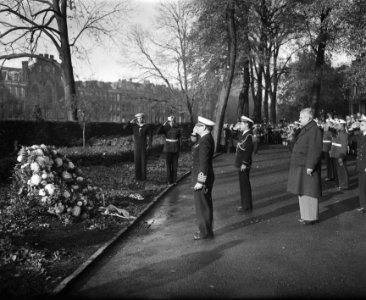 Kranslegging door delegatie van het Braziliaans opleidingsschip Almirante de S…, Bestanddeelnr 902-4361