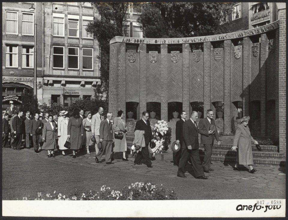 Kransleggingen, tweede wereldoorlog, bezettingen, Nederlandse Bond van Ex-geinte, Bestanddeelnr 047-0588
