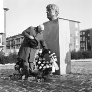 Kransleggingen, monumenten, diplomaten, Cameron, W.M., Bestanddeelnr 918-4768