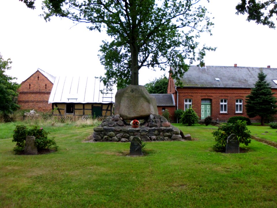 Krampfer Gedenkstein 1