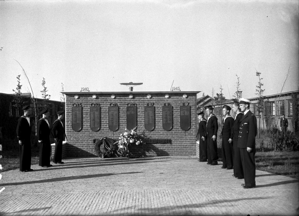Kranslegging zeekadetten, Bestanddeelnr 902-3204