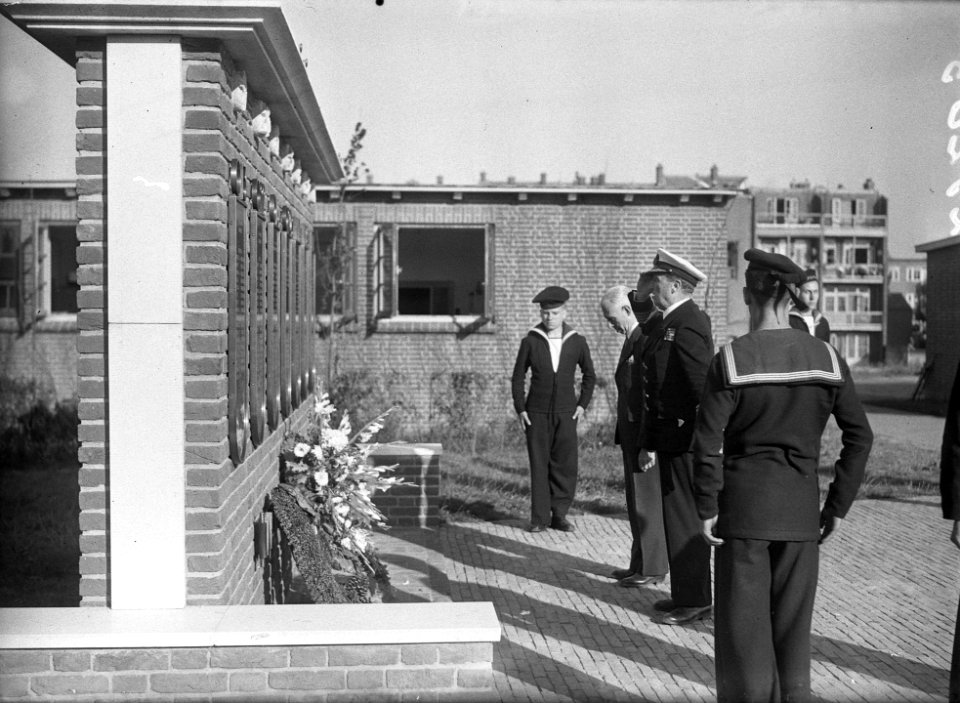 Kranslegging zeekadetten, Bestanddeelnr 902-3203
