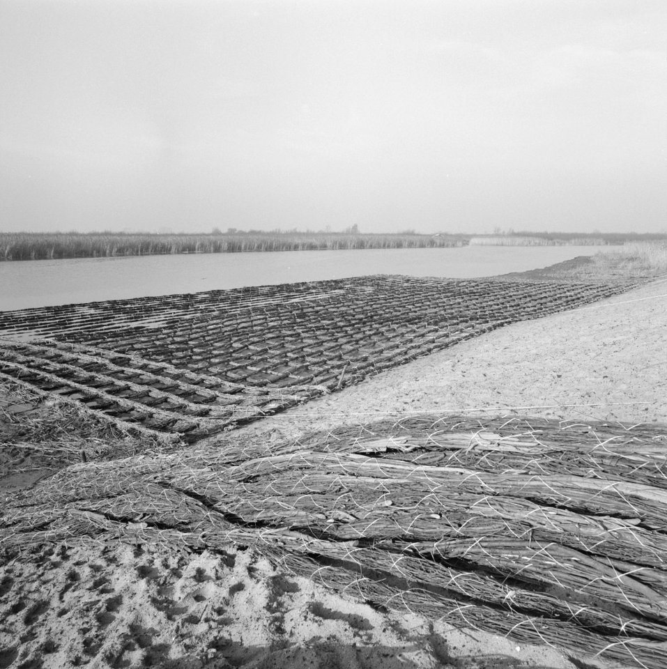 Kreekafsluitingen, zinkstukken, biesbosch, Bestanddeelnr 168-0757