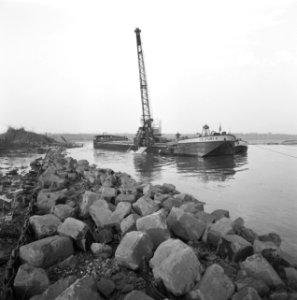 Kreekafsluitingen, stortsteen, afstorten, biesbosch, Bestanddeelnr 168-0777