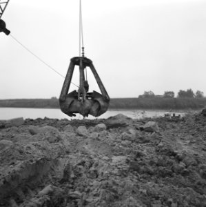 Kreekafsluitingen, poliepgrijpers, zandcementsteen, biesbosch, Bestanddeelnr 168-0771
