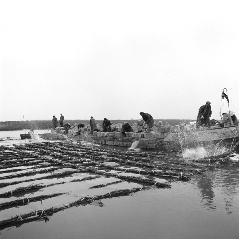 Kreekafsluitingen, zinkstukken, biesbosch, Bestanddeelnr 168-0781