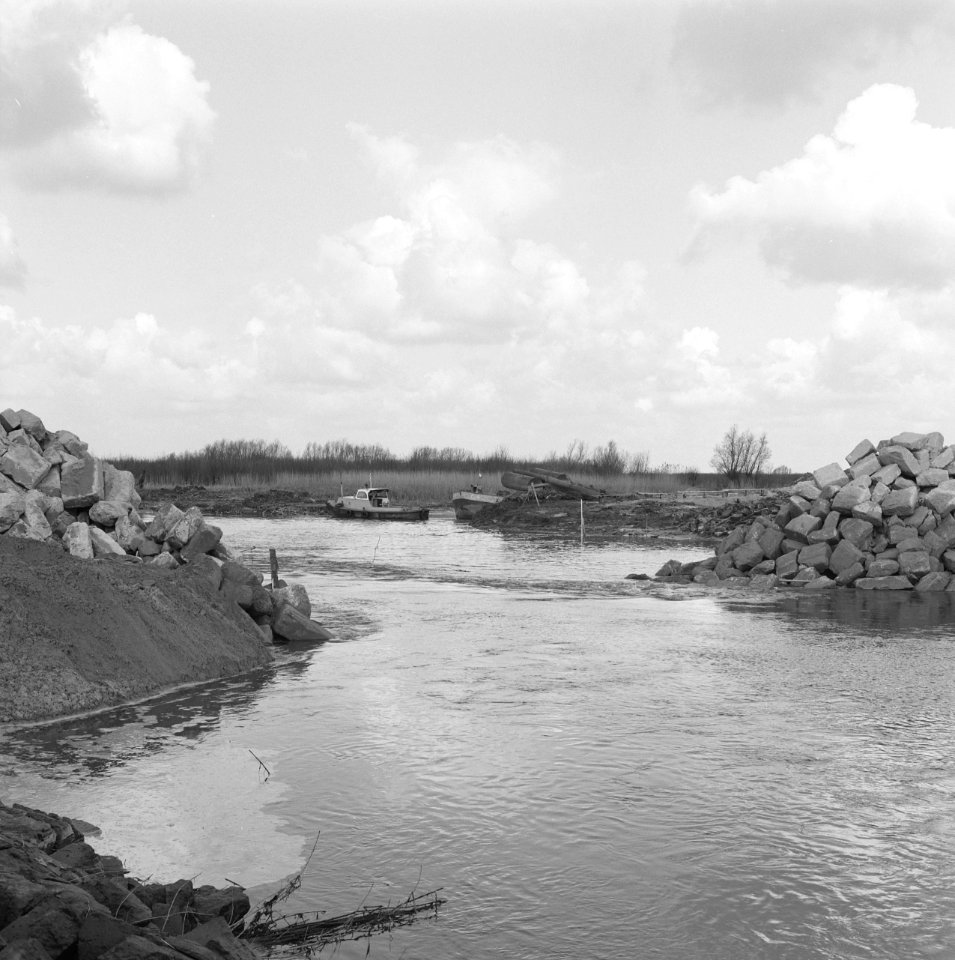 Kreekafsluitingen, stroombanen, gat van lijnoorden n1, Bestanddeelnr 168-0821