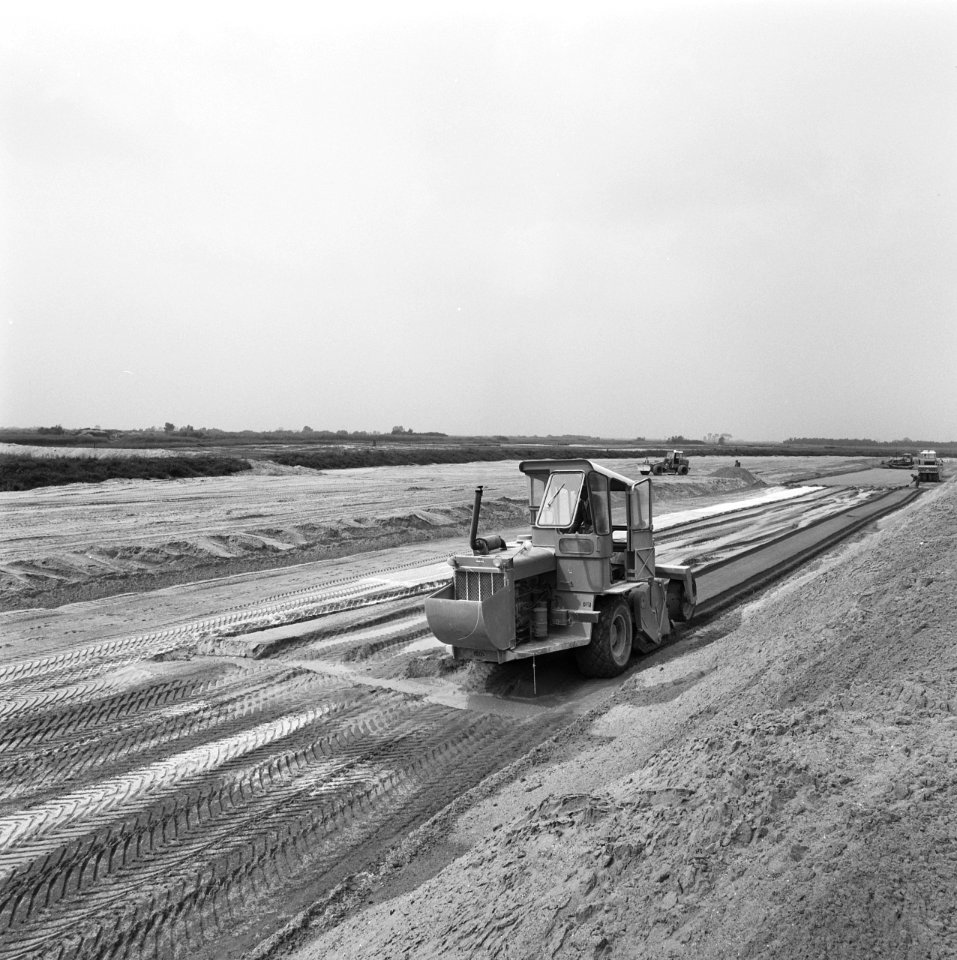 Kreekafsluitingen, aanpassingswerken, diepmengers, biesbosch, Bestanddeelnr 168-0725