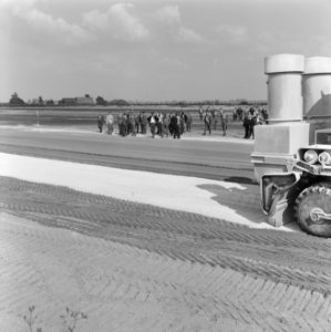 Kreekafsluiting Biesbosch. Zandcementstorting, Bestanddeelnr 168-0849