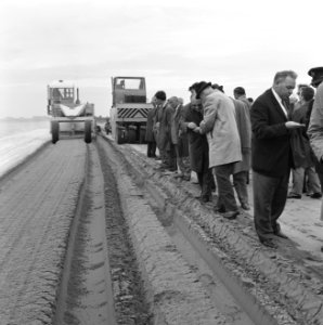 Kreekafsluiting Biesbosch. Zandcementstorting, Bestanddeelnr 168-0839