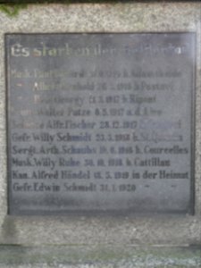 Kriegerdenkmal in Kleinmölsen (Detailansicht)