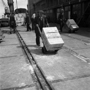 Kruiers met kisten, Bestanddeelnr 900-3351