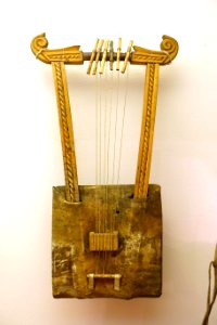 Krar, Ethiopia, wood, rawhide, bowel strings, plant fibers - Linden-Museum - Stuttgart, Germany - DSC03900