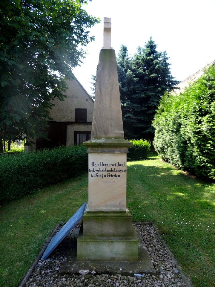Kriegerdenkmal in Hammerstedt 2