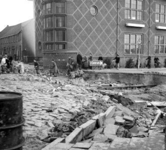 Kruising HavenstraatHoge Bakstraat te Dordrecht. Op de achtergrond de kantine v, Bestanddeelnr 905-5183