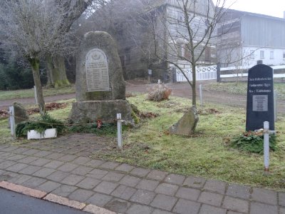 Kriegerdenkmal in Rothesütte (Gesamtansicht)