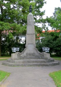 Kriegerdenkmal Gesamtansicht aus Süd