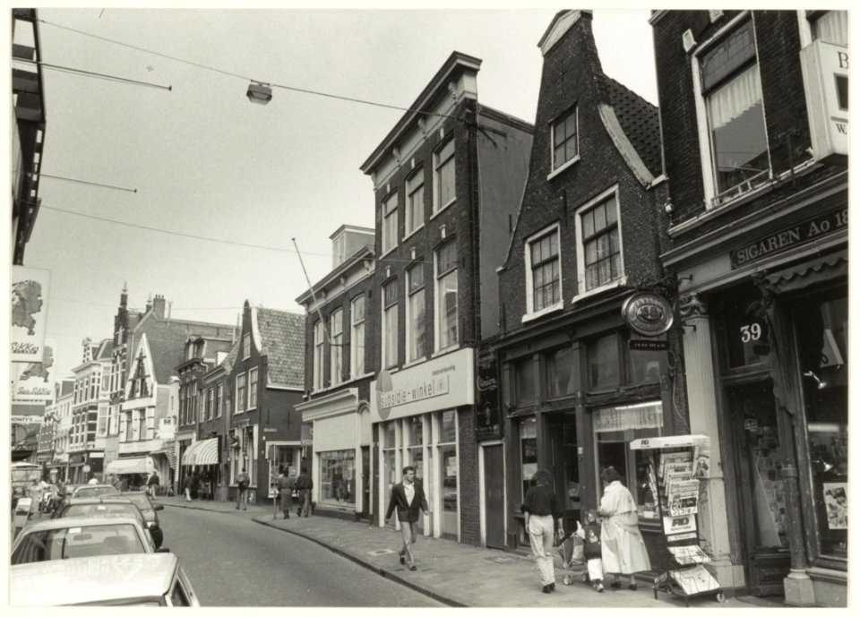 Kruisstraat, ziende naar het noorden. NL-HlmNHA 54031817