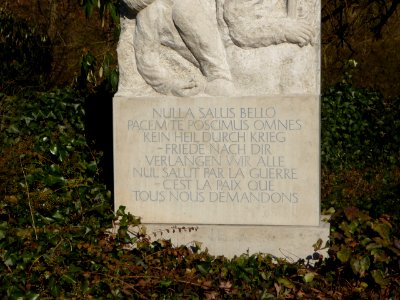 Kriegerdenkmal Dudenhofen Nulla salus bello