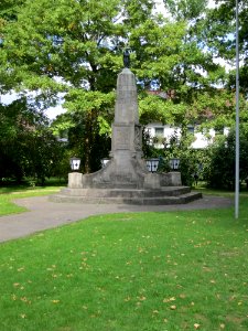 Kriegerdenkmal Gesamtansicht aus SüdOst