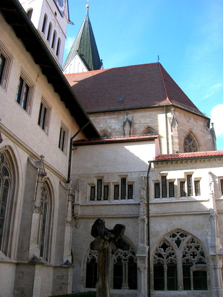Kreuzgang Dom Eichstätt -Blick auf Kirche (5)