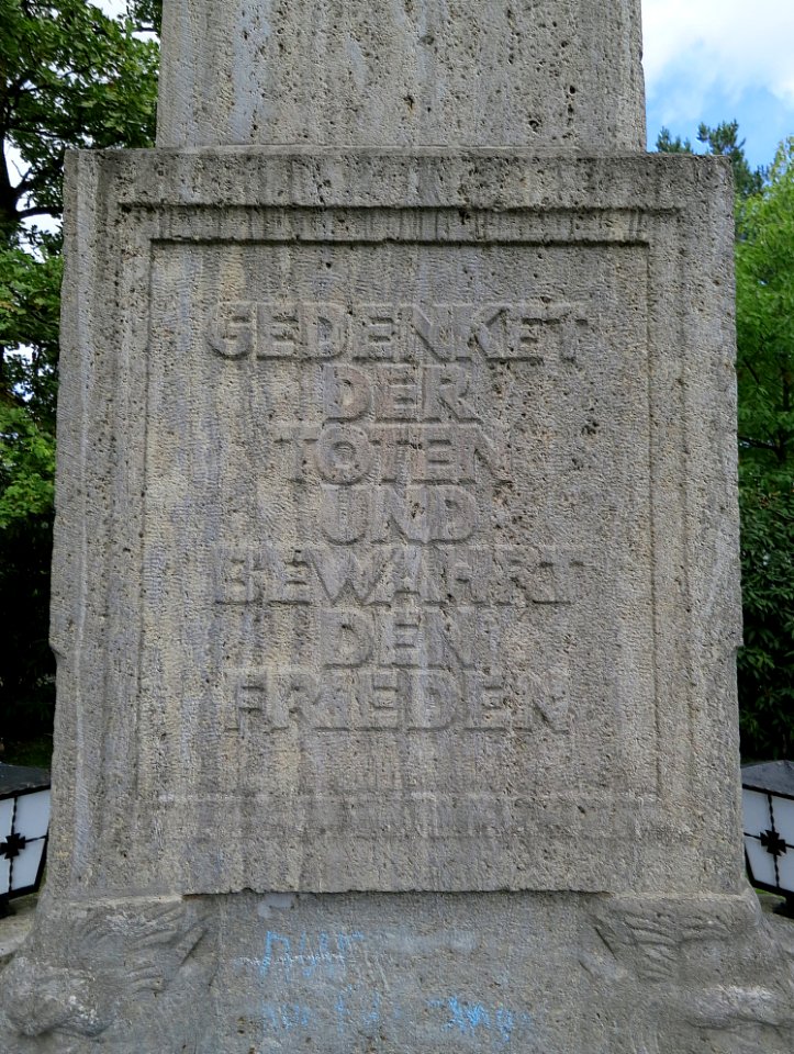 Kriegerdenkmal Steelenbild aus Süd