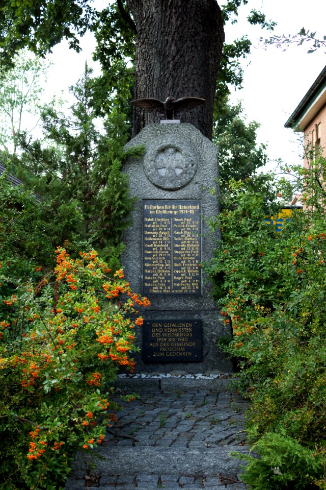 Kriegerdenkmal Proschim an der Kirche