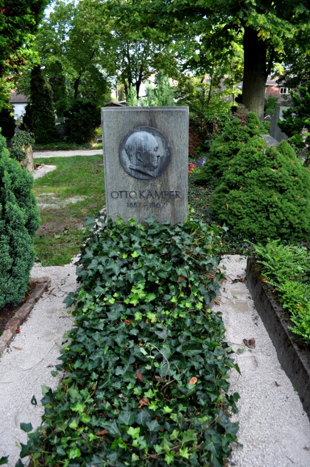 Kronberg, Friedhof, Grab Otto Kämper